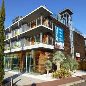 *** Hotel Western Aquakub Francia